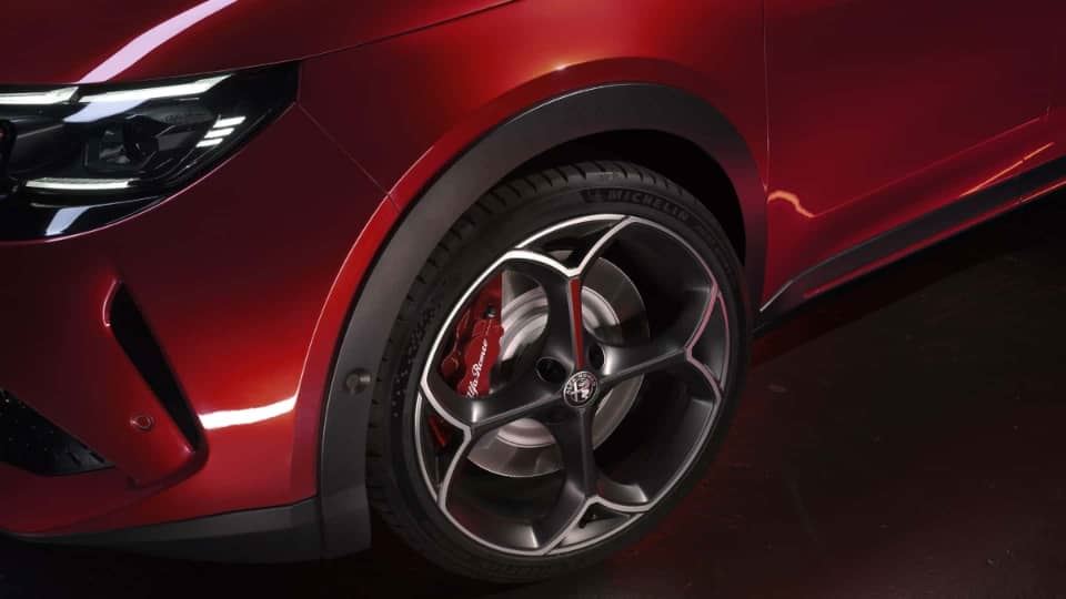 معرفی آلفارومئو میلانو 2024